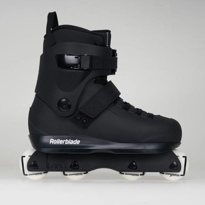 Роликовые коньки “ROLLERBLADE” для экстремального вида катания.