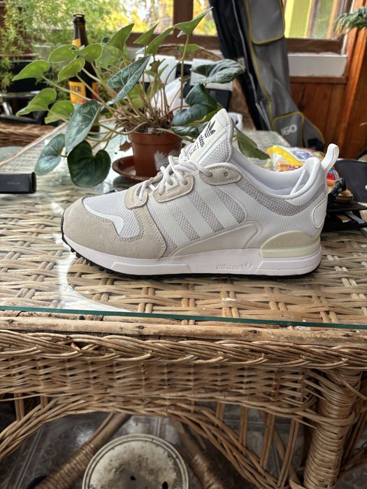 Adidasi Adidas.  Model ZX 700-HD,   ca si noi, purtati de doua. ori!!!