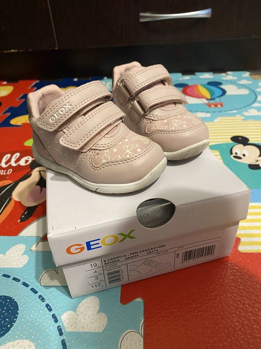 Обувки Geox 19номер