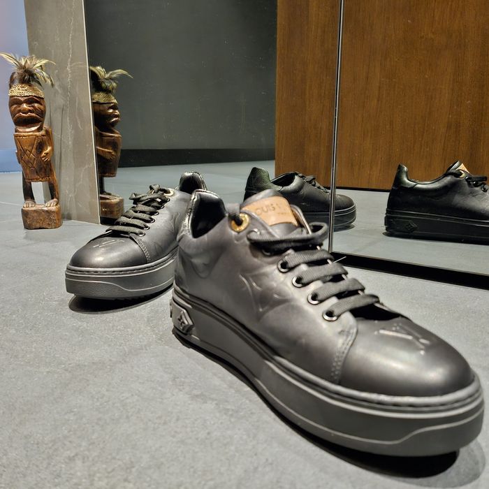 Louis Vuitton Нови 37
