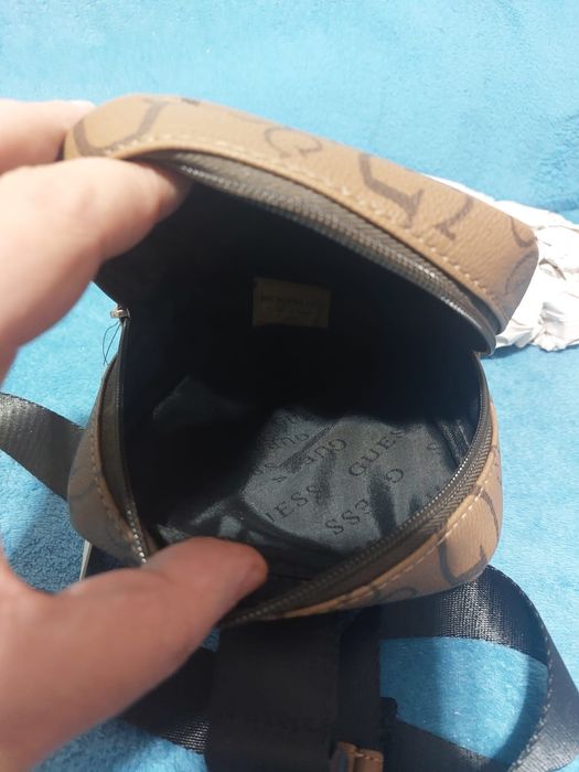 Borseta GUESS Originală