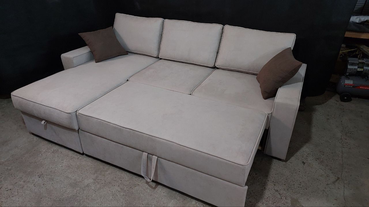 Раскладной диван на продажу. Сделан на заказ.