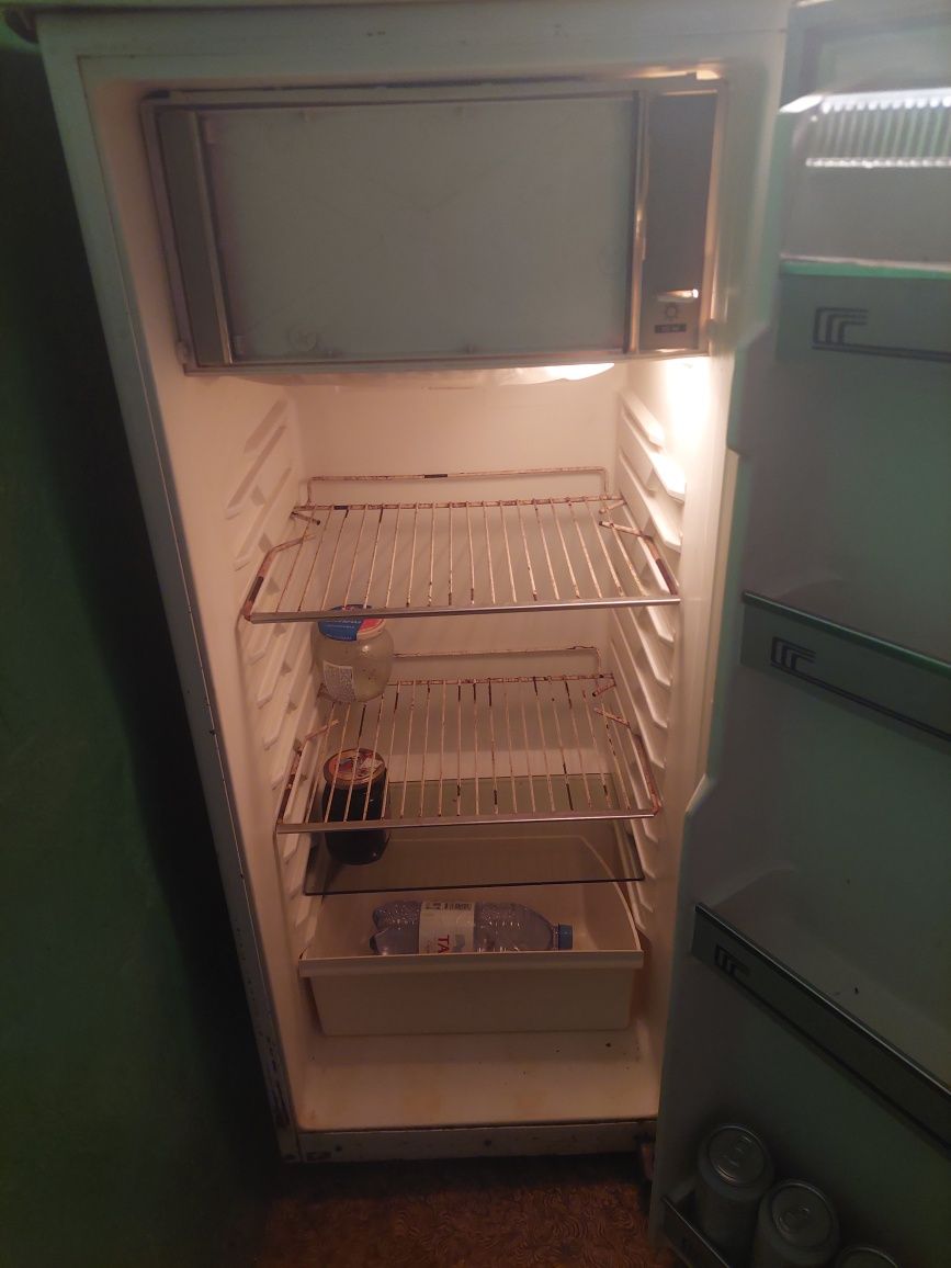 Продам холодильник