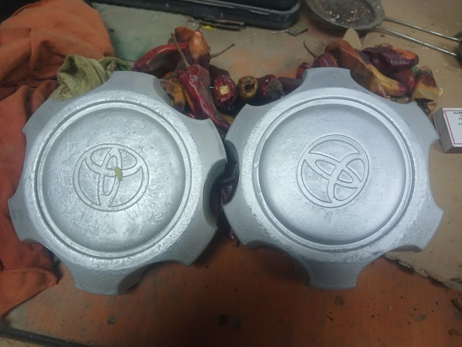 Колпачки для хабы передний ведуших тайот