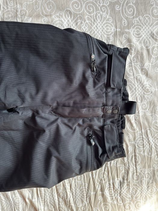 Продавам ски долнище