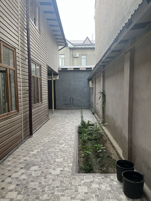 Kotedj sotiladi 1.33 sotx 5ta xona remotlari bilan tayyor uy