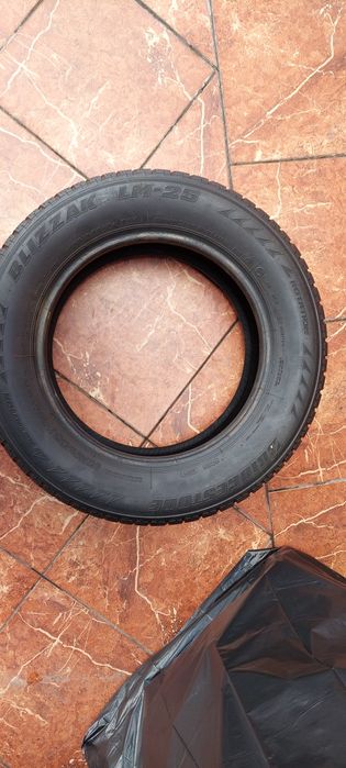 Anvelope vara 215/65R16C si  iarna 195/65/15