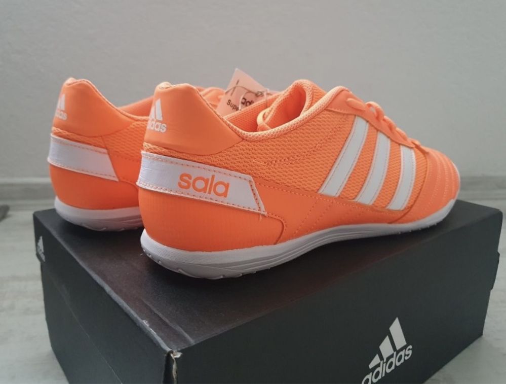 Футболни обувки Adidas Super Sala