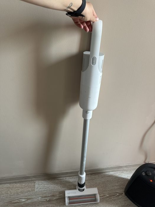 Ръчна вертикална прахосмукачка Xiaomi