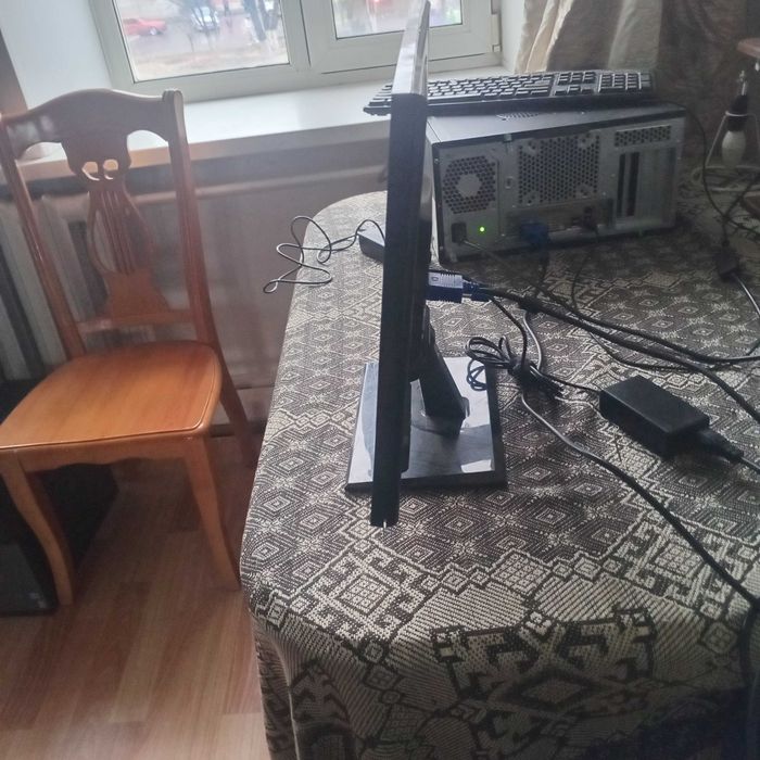 Монитор 21,5 Qmax и LG