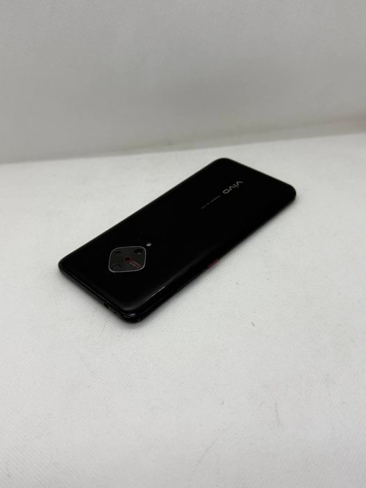 Vivo 1920 sotiladi dastavka bor