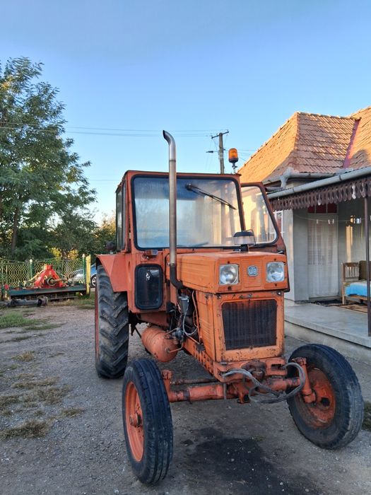 Vând tractor U 650
