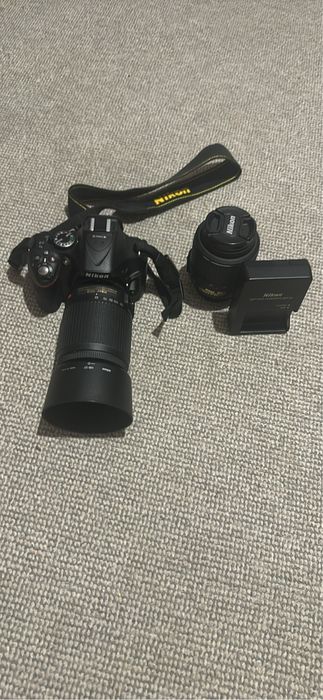 Aparat foto Nikon D5200 cu accesorii