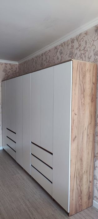 Продам шкаф большой