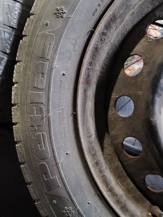 Железни джанти 5х114,3 Зимни гуми Петлас 215/60/16