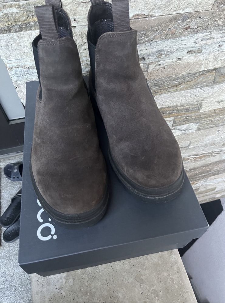 Ghete/ botine piele intoarsa - ecco maro 39