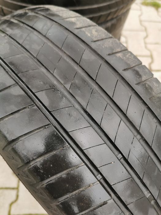 Vând cauciuri de vara Bridgestone 215/60/16