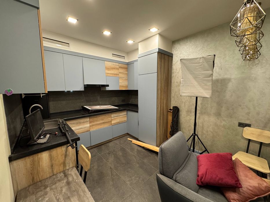 Аренда коммерческого помещения 200 м² Первая линия Хумо Арена мебелью