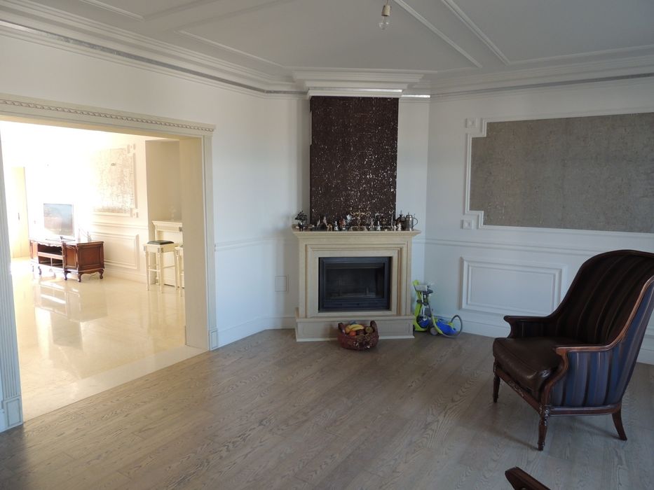 Vând Vila / Casa