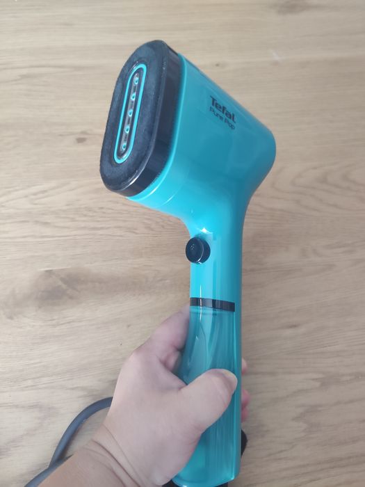 Aparat de calcat vertical cu abur tefal pure pop