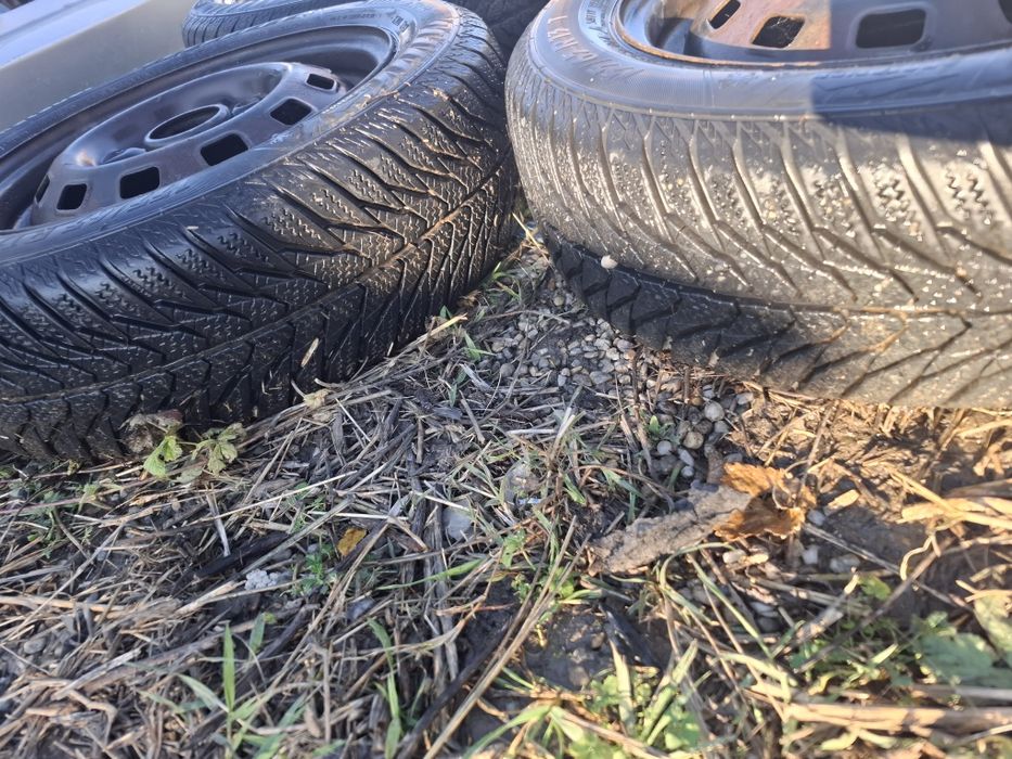 Jante tabla cu cauciucuri de iarna 155/65/13