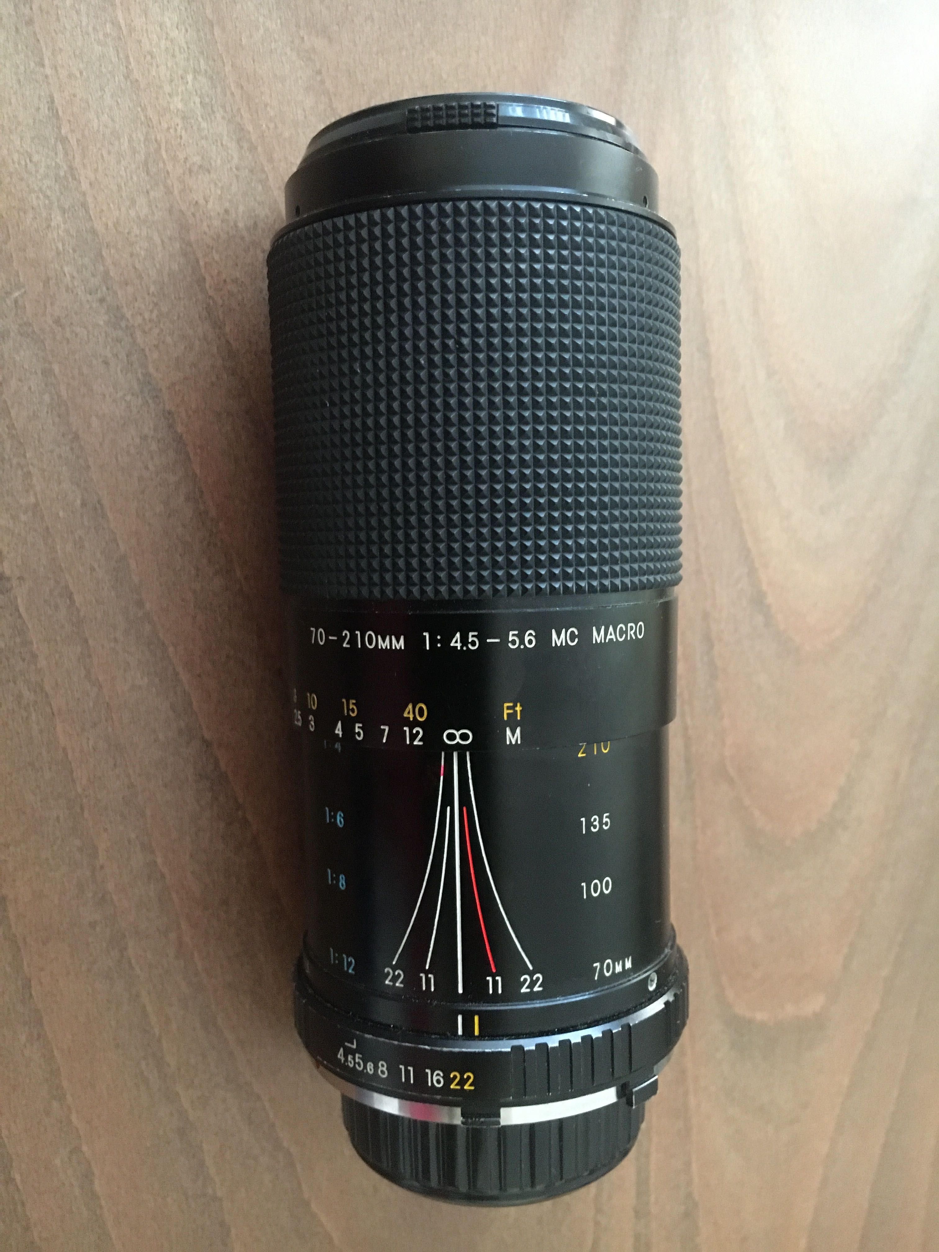 Обектив EXAKTA 4,5-5,6 / 70-210mm Makro ф52