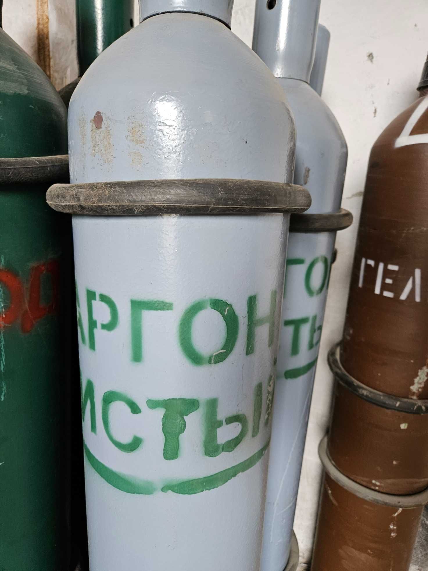 Аргон газ высокой чистоты 5.0 и 6.0 в 40 литровом баллоне (6.2 м3)
