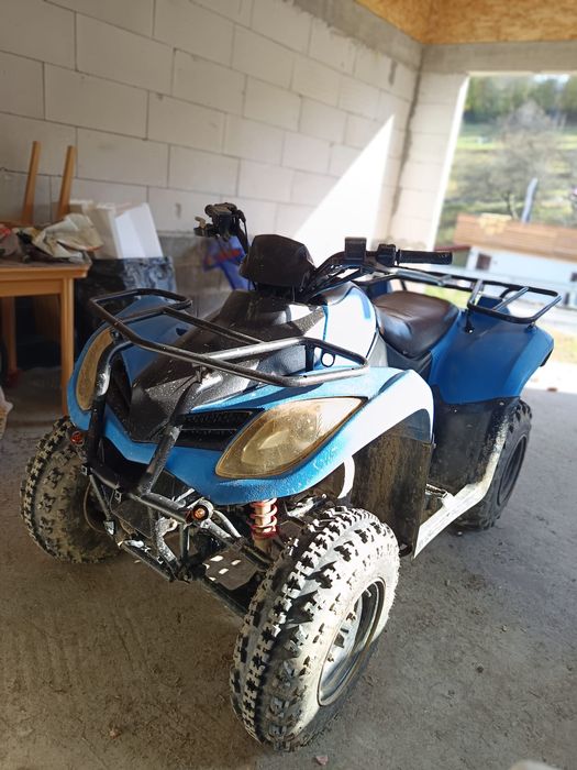 Vând      Kymco 300