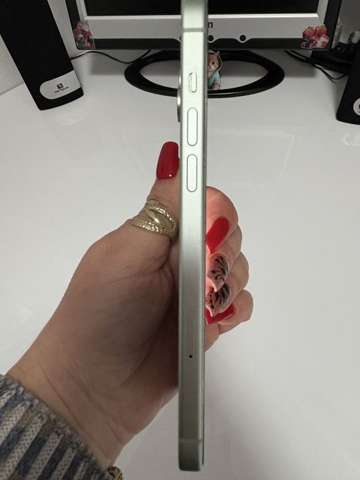 Iphone 15 Plus ca și nou.