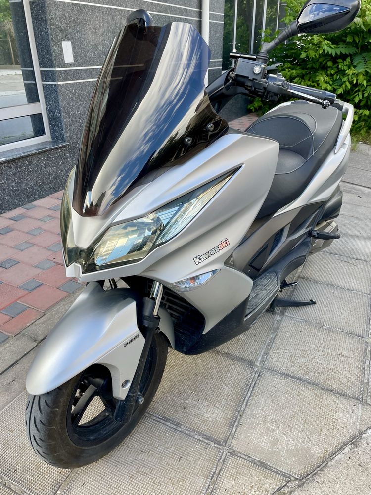 Kawasaki j300  скутер