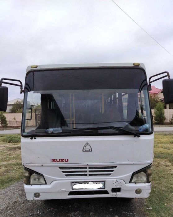 Avtobus ISUZU 2014 й 12 500 $ келишамиз
