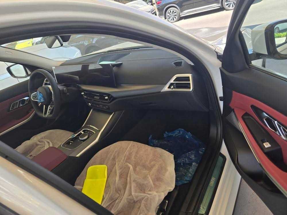 Bmw i3 35L  Yili 2025 Notariusga Tayyor