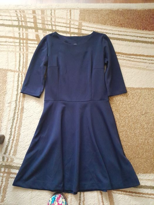 Отдам платье 44размер