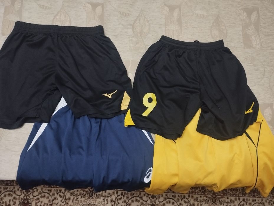 4 пары шорт 1 асикс и 3 от мизуна