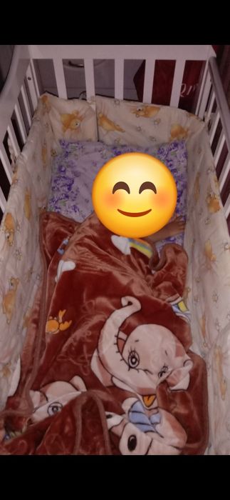 продам бортик на детскую кроватку