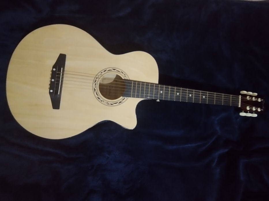 Гитара от бренда Cowboy