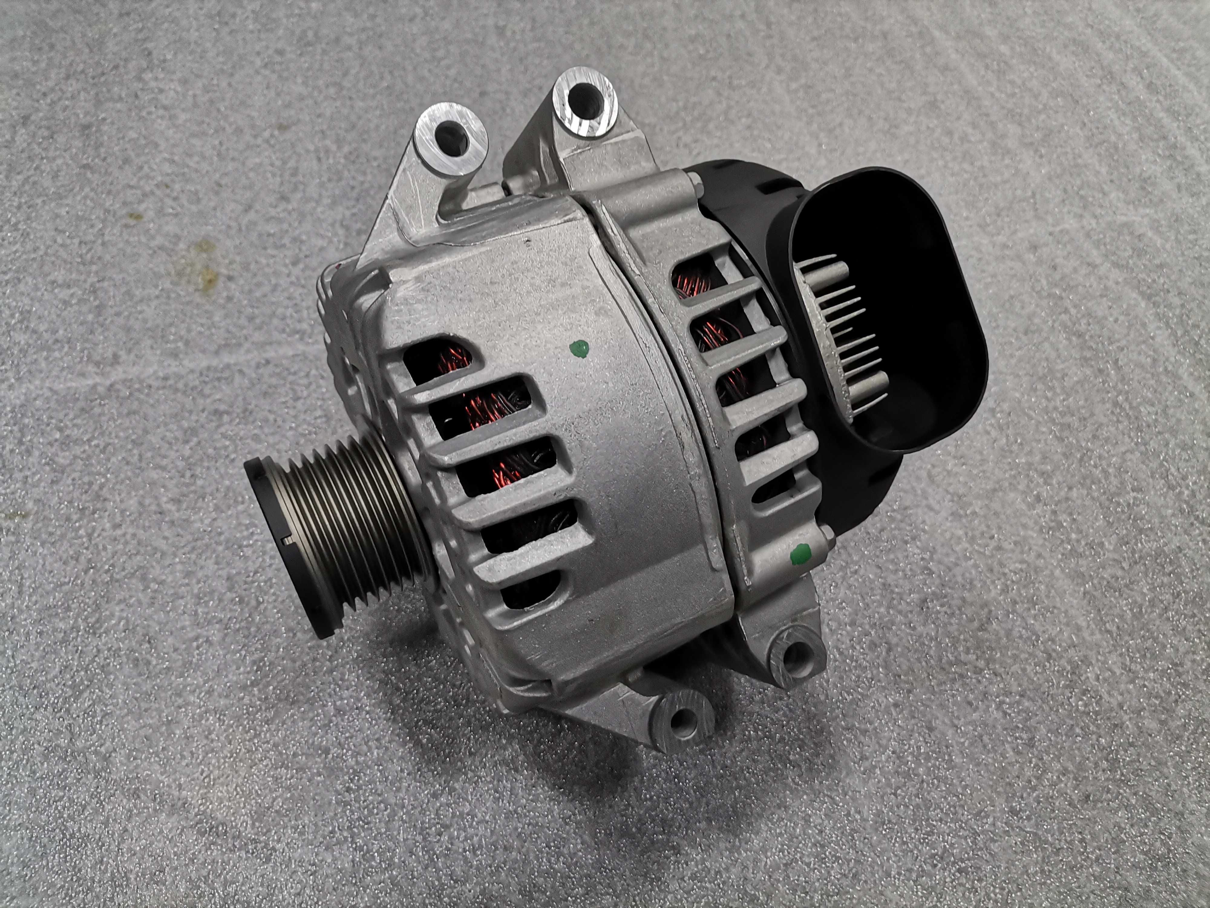 Нов 7852129 Алтернатор 250a BMW S63 S63B44B F90 F91 F92 F93 M5 M8