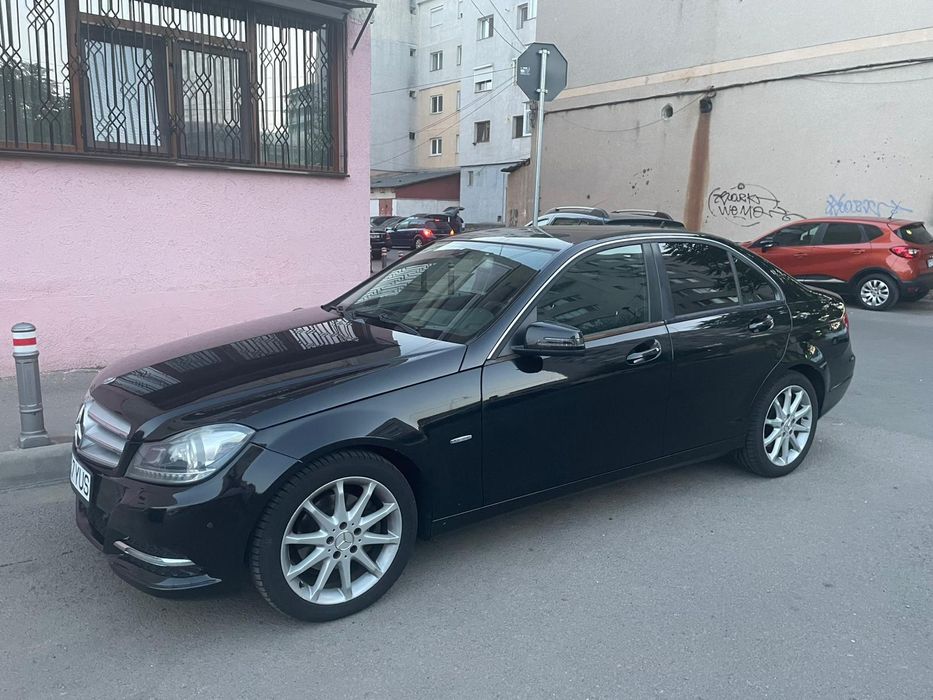 Vând Mercedes Benz C Class