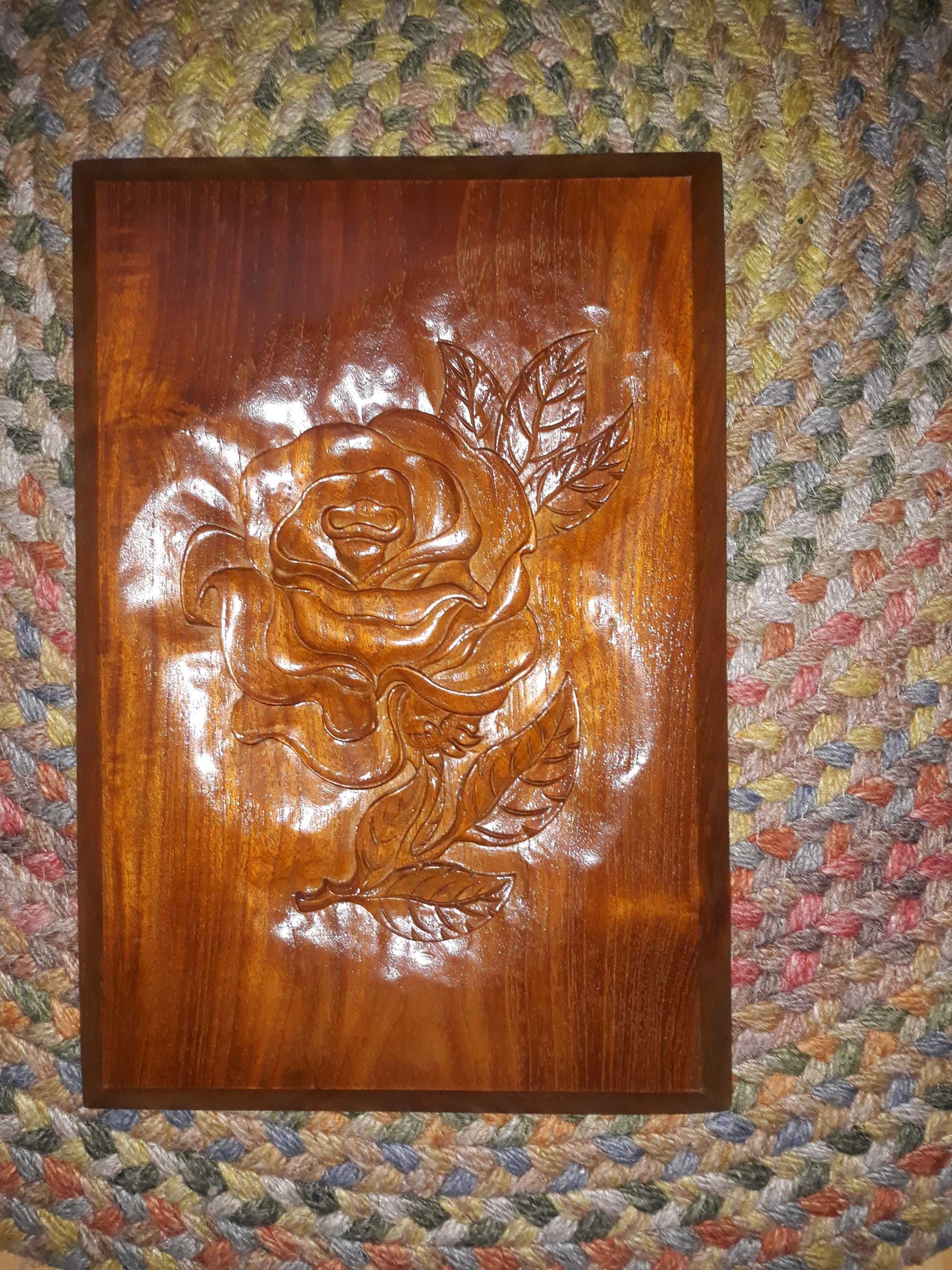 sculptura lemn , trandafir