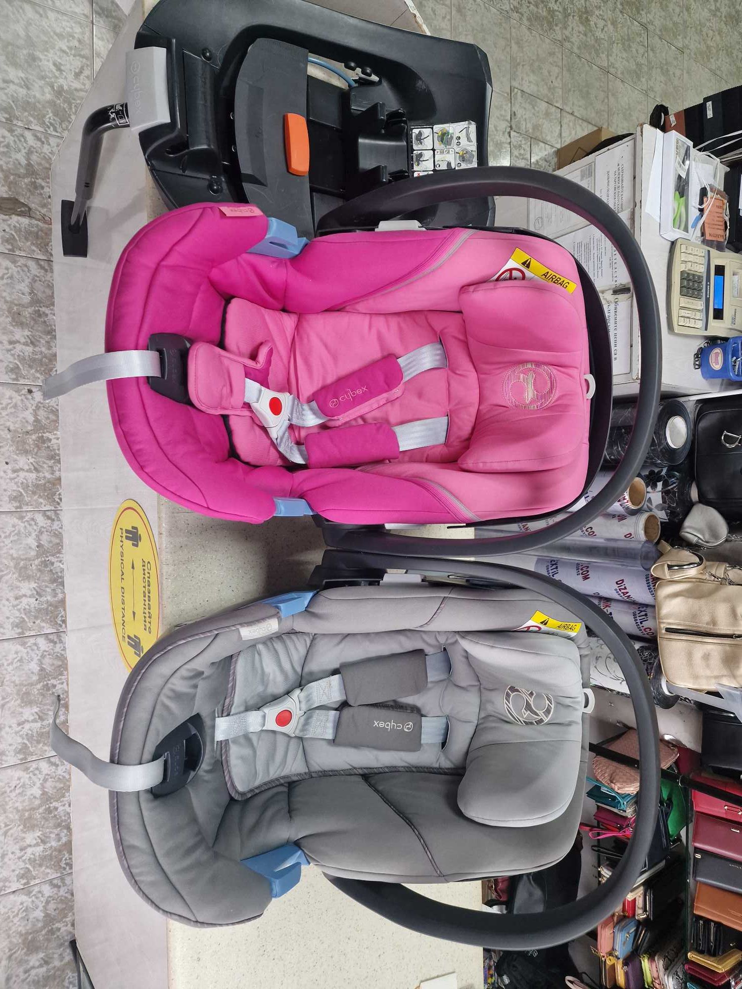 детски столчета за кола cybex aton + база