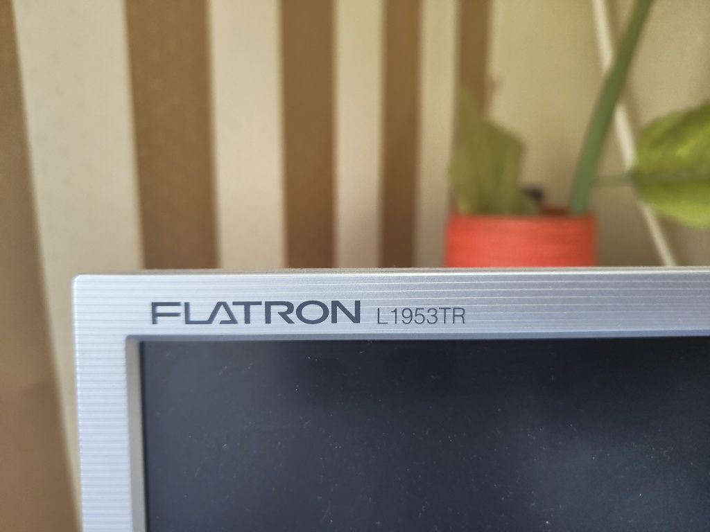 LCD Monitor LG Flatron 19'