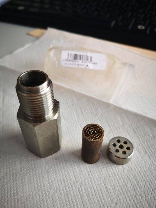 Втулка за втора ламбда сонда с вграден мини катализатор