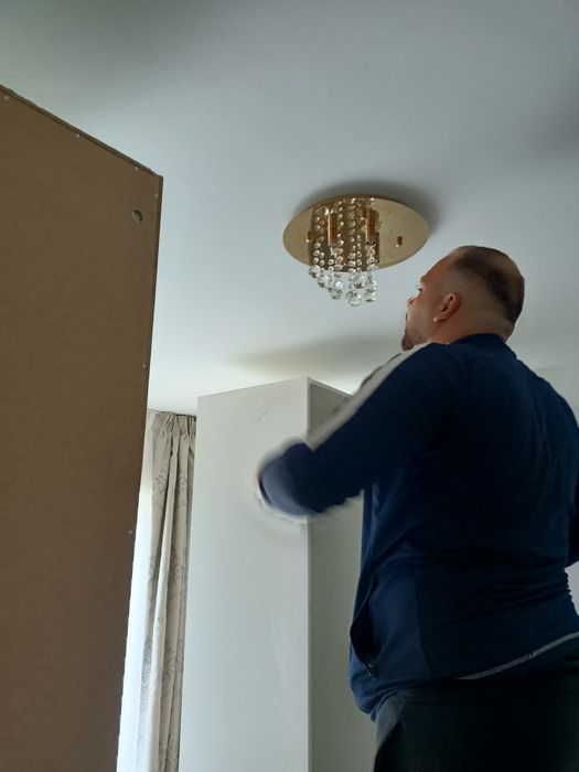 Montaj lustre în Iași și împrejurimi