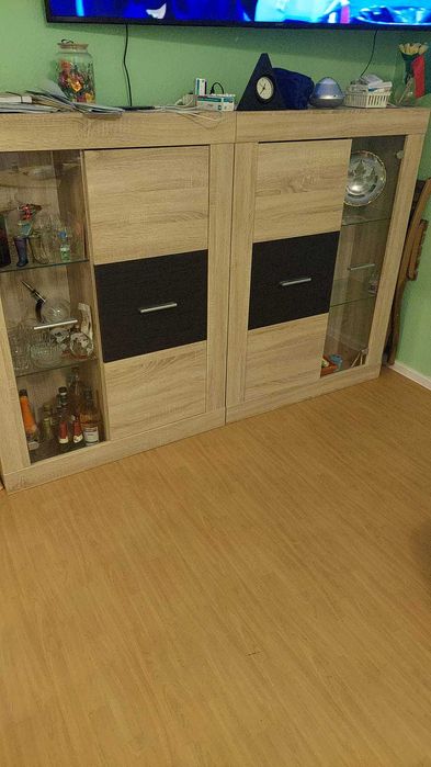 Секция за хол с витрина