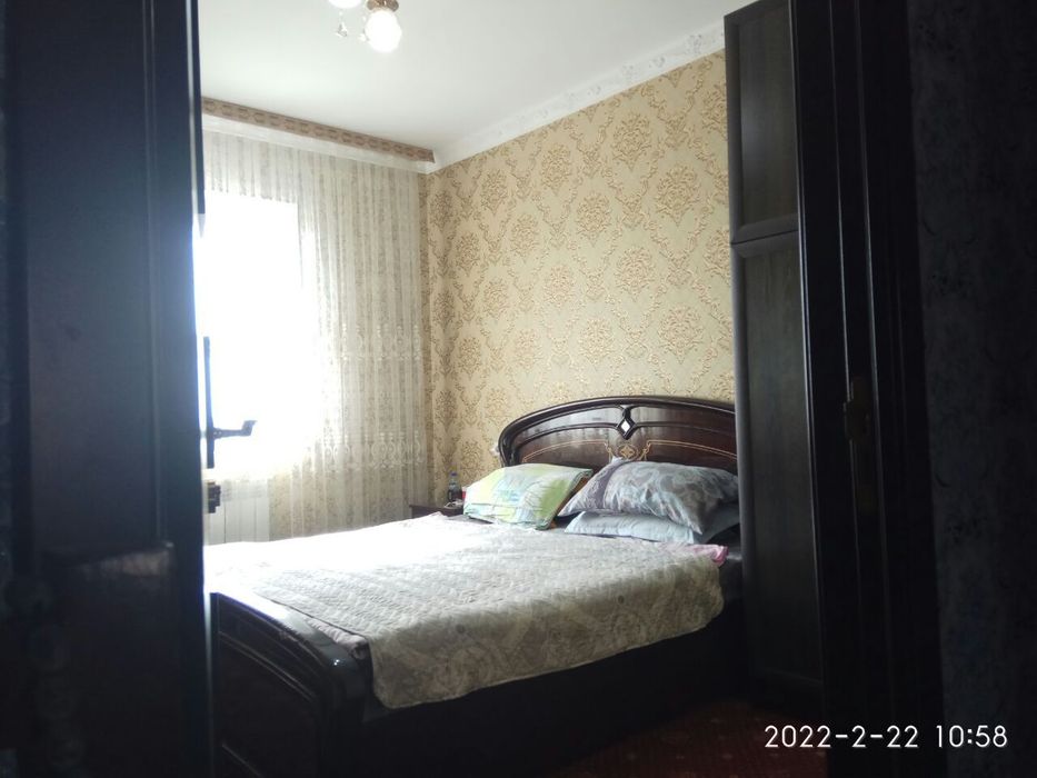 Yangihayot tumanida kvartira sotiladi