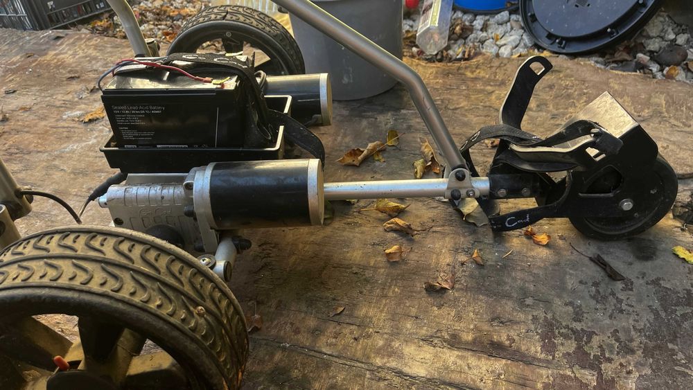 carucior electric golf cu actionare electrica de la maner