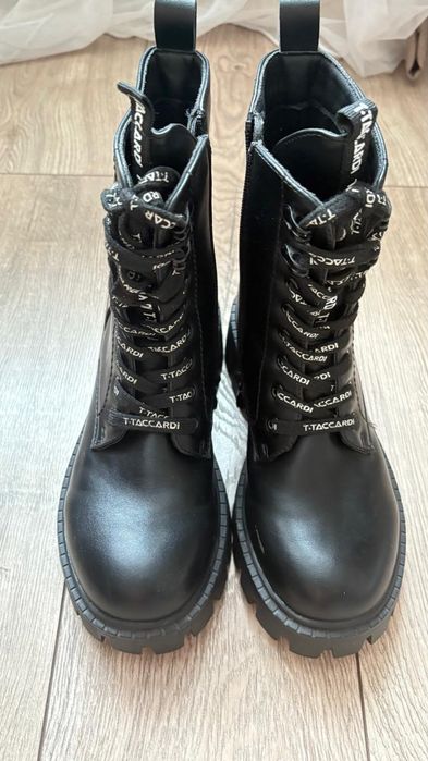 Продам ботинки на девочку