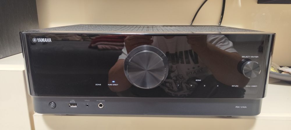 Vând Reciver Yamaha RX-V4A