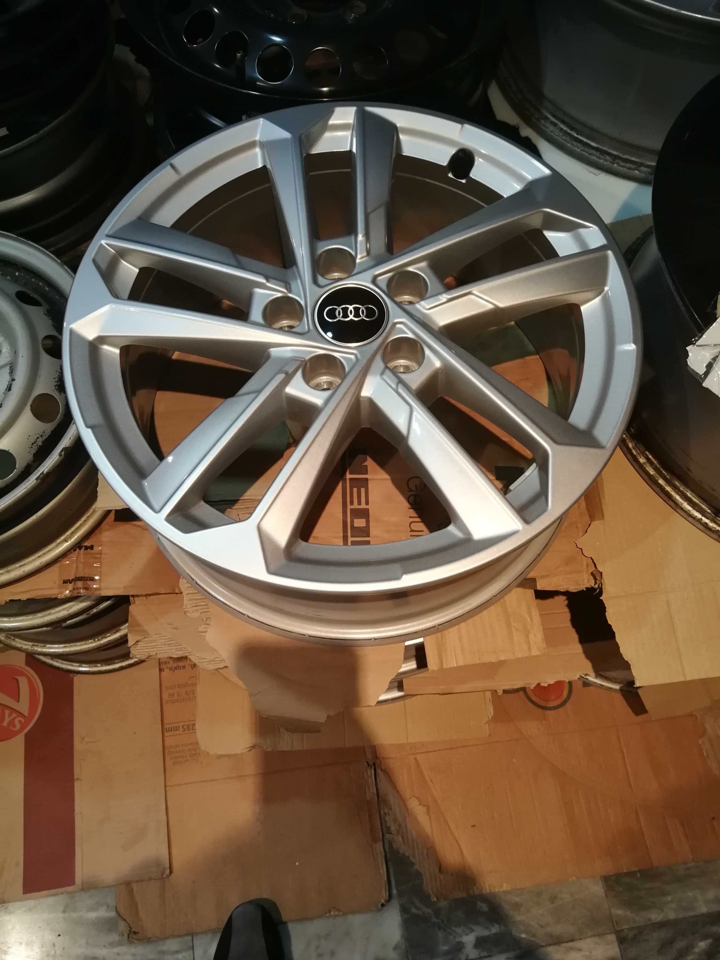 Лети джанти оригинални AUDI A3 Sportback 8Y 8Y0601025L 17 5x112 и Q3