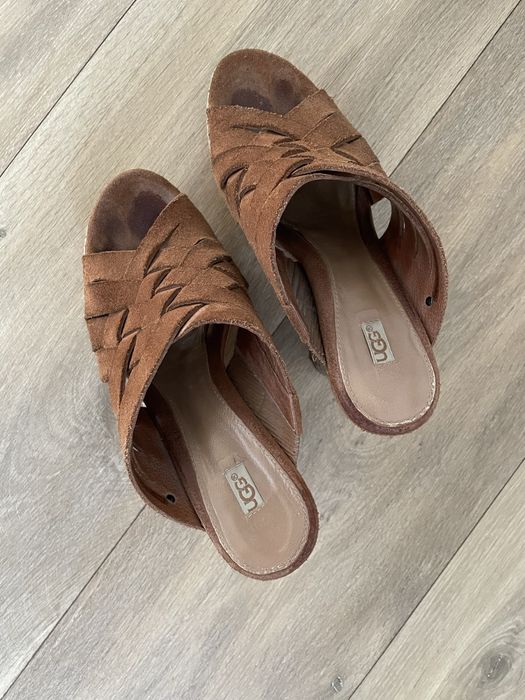 Sandale UGG marimea 36